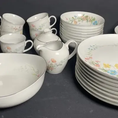 Home Beautiful MD304 Berkshire Fine China Set