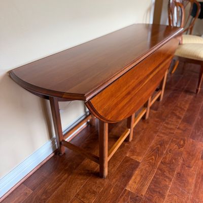 Ethan Allen American Classics Dining Set – Oval Table w 2 Folding Leaves, 6 Chairs, Pad & Cover
