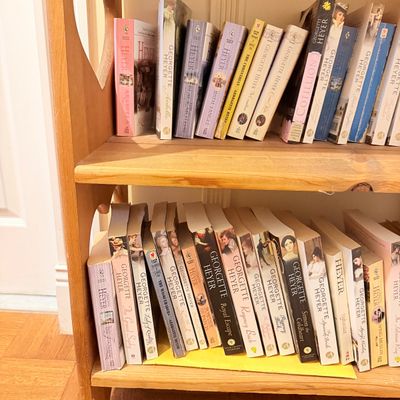 Decorative Wooden 5 Shelves Bookshelf w Books