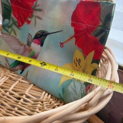 Decorative Home Décor & Accent Lot – Baskets, Lamps, Pottery, Glassware & Vintage Décor