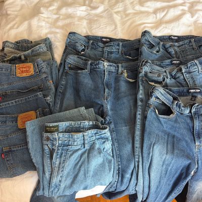 Big Lot of Men’s Designer & Name-Brand Jeans – Levi’s, Lands’ End & Eddie Bauer