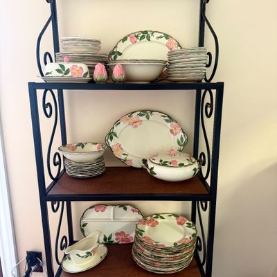 Franciscan Desert Rose - 60 Piece Dinnerware Set