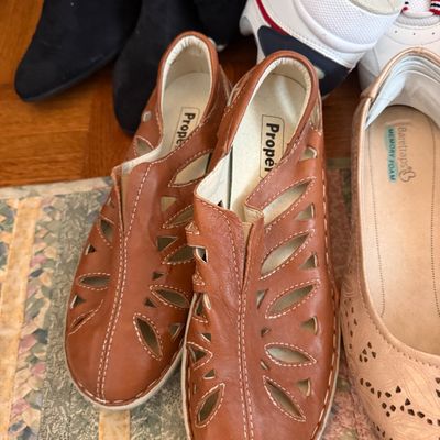 Lot of 16 Pairs of Women's Shoes - Lands End, Easy Spirit, Clarks