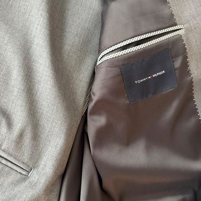 Mens Clothing Lot - Eddie Bauer, Lands End, Tommy Hilfiger, Oscar De La Renta