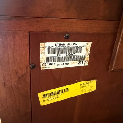 Ethan Allen American Classics 4-Drawer Chest with Serpentine Front & Turned Legs