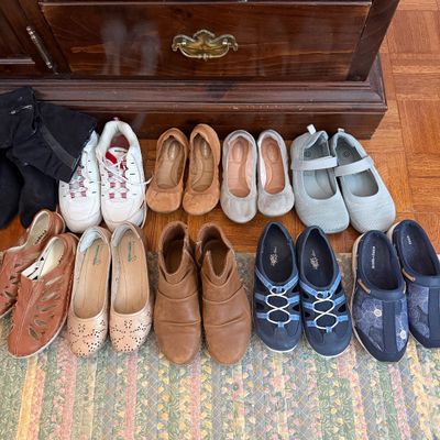 Lot of 16 Pairs of Women's Shoes - Lands End, Easy Spirit, Clarks