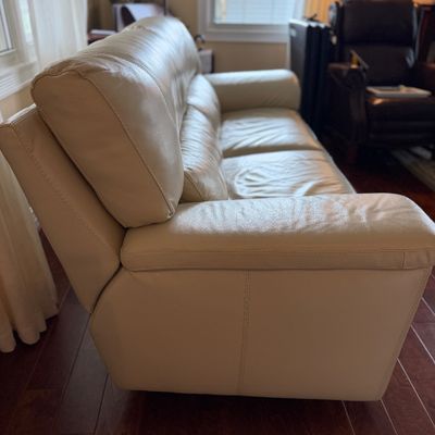 Cream Leather-Style Dual Reclining Sofa w Pillow-Back Cushions