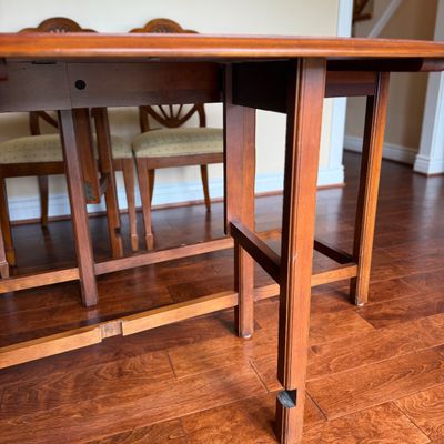 Ethan Allen American Classics Dining Set – Oval Table w 2 Folding Leaves, 6 Chairs, Pad & Cover