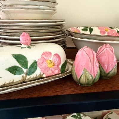 Franciscan Desert Rose - 60 Piece Dinnerware Set
