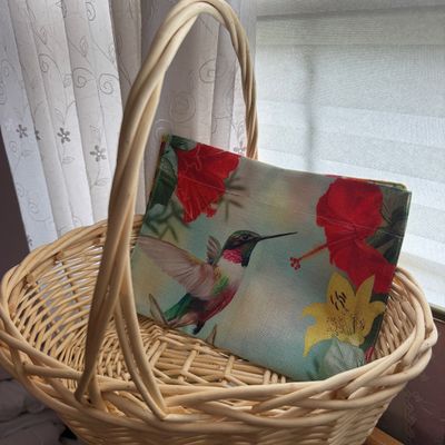 Decorative Home Décor & Accent Lot – Baskets, Lamps, Pottery, Glassware & Vintage Décor