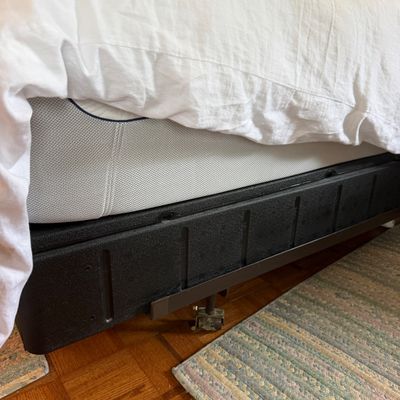 King Bed Frame w BEDGEAR S7 Performance Plush Mattress