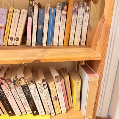 Decorative Wooden 5 Shelves Bookshelf w Books