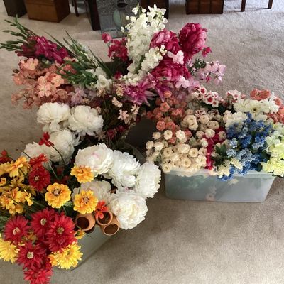 Sale Photo Thumbnail #43: Artificial Flowers 