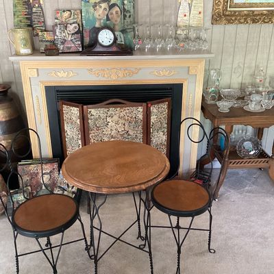 Sale Photo Thumbnail #40: Small Ice Cream Table & Chairs 