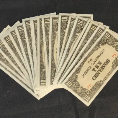 25 Uncirculated WWII Japanese Ten Centavo Notes - Rare