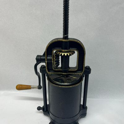 Landers Frary & Clark Stuffer & Press