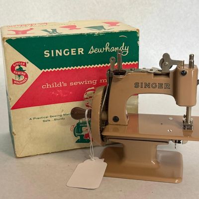 Singer Sewhandy Model 20 Sewing Machine
