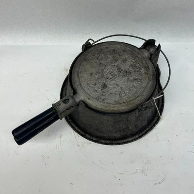 Favorite Piqua No 8 Waffle Iron w/ Base