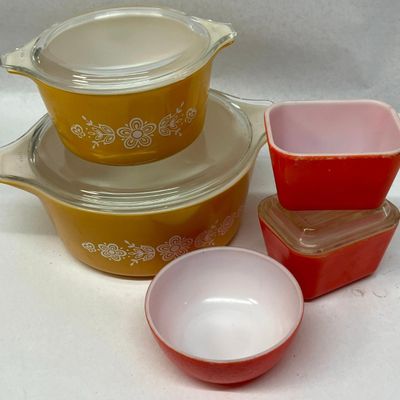 Pyrex Butterfly Gold & Red-Orange Set