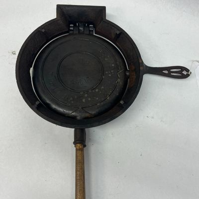 Griswold American No 9 Waffle Iron