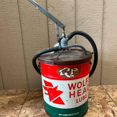 Wolf's Head Lube 35 Lb. Pail with Integrated Manual Pump
