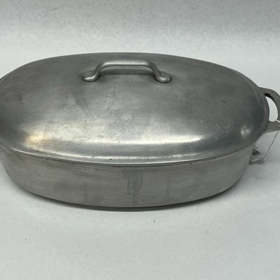 Griswold Oval Aluminum Roaster w/ Lid