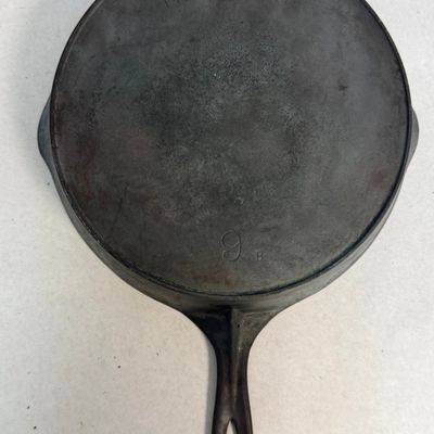 National Size 9 Cast Iron Skillet