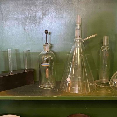Sale Photo Thumbnail #599: Laboratory Glass & Scientific Equip