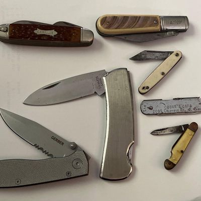 Sale Photo Thumbnail #695: 7 Camillus, Colonial & Gerber Knives