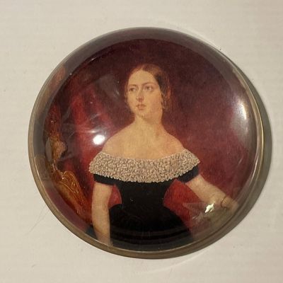 Sale Photo Thumbnail #221: Aaron Penley Victoria Glass Paperweight