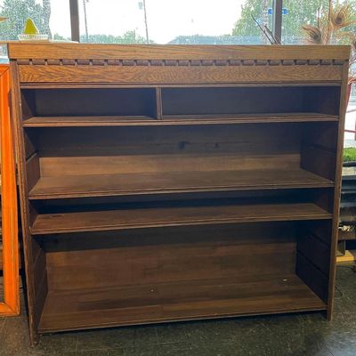 Sale Photo Thumbnail #12: Arts & Crafts Quarter Sawn Oak Bookcase