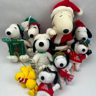 Sale Photo Thumbnail #679: Peanuts Snoopy & Woodstock Plush Decor