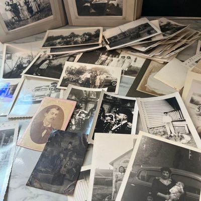 Sale Photo Thumbnail #514: Cotrena Family Photos & Docs
