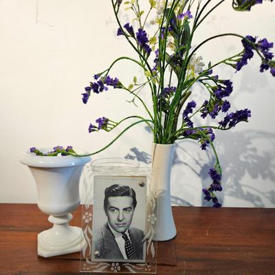Sale Photo Thumbnail #378: Glass & Ceramic Accents w/ Portrait