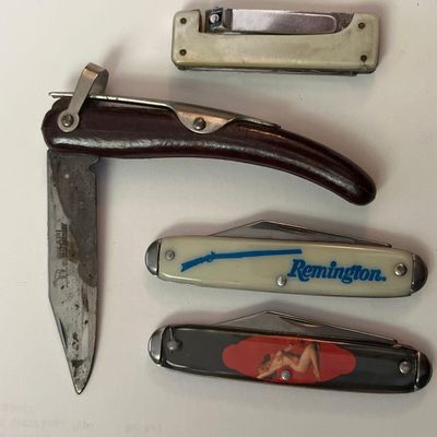 Sale Photo Thumbnail #700: Set Okapi & Remington Pocket Knives