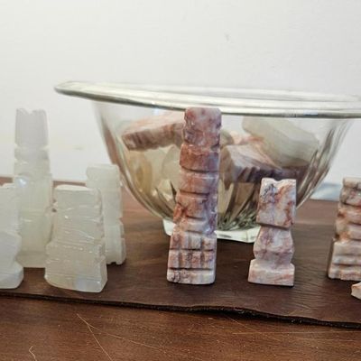 Sale Photo Thumbnail #277: Mexican Onyx Chess Set in Glass Bowl