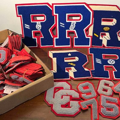 Sale Photo Thumbnail #480: Chenille Varsity Letter/Num Patches