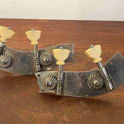 Sale Photo Thumbnail #257: Set 2-on-a-Plate Bass Guitar Tuners