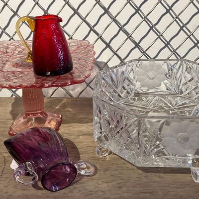 Sale Photo Thumbnail #29: L.E. Smith Pedestal Stand & Glassware