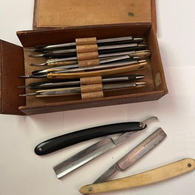 Sale Photo Thumbnail #709: 10 Razors: Wade, Henckels & Robeson
