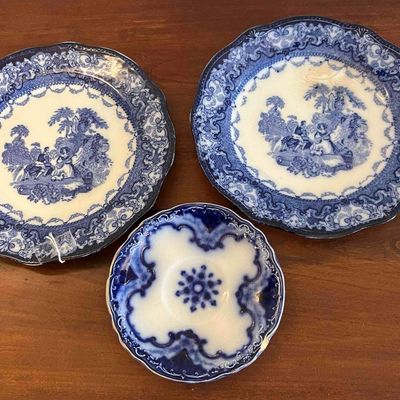 Sale Photo Thumbnail #204: 3 N.W.P. Co Flow Blue Watteau Plates