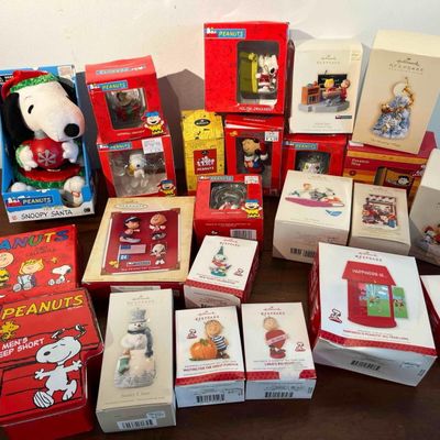 Sale Photo Thumbnail #644: Hallmark Peanuts Ornaments & Figures