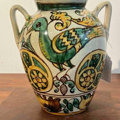 Sale Photo Thumbnail #276: Italian Assisi Majolica Bird Vase