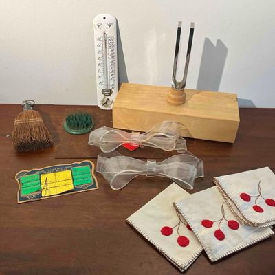 Sale Photo Thumbnail #530: Household, Science & Sewing Notions