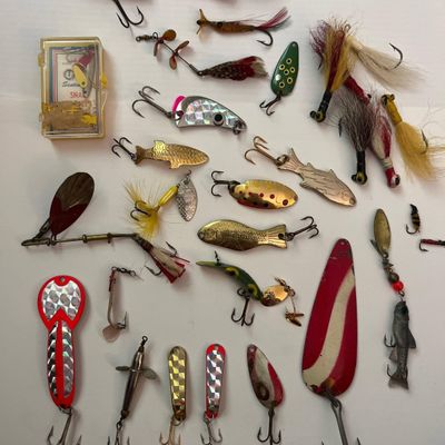 Sale Photo Thumbnail #713: 27 Eppinger & Hildebrandt Fishing Lures