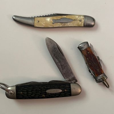 Sale Photo Thumbnail #711: Set 3 Case & Folding Pocket Knives