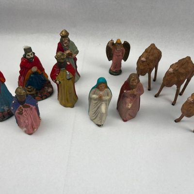 Sale Photo Thumbnail #668: Set German Painted Composition Nativity