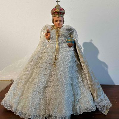 Sale Photo Thumbnail #369: Infant Jesus of Prague Figurine w/ Dome