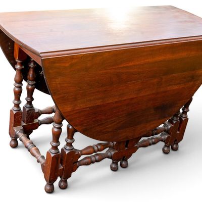 Wallace Nutting Gate Leg Drop Leaf Table