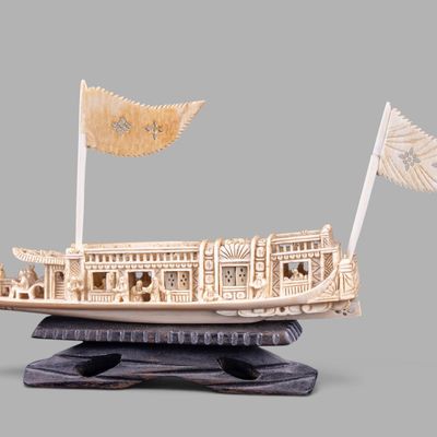 Vintage Chinese Carved Flower Boat